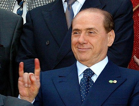 [berlusconi_corna.jpg]