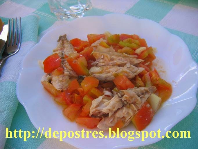 [ensalada+de+caballa+con+tomate+con+mombre.JPG]