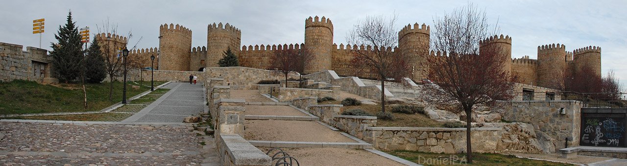 [Avila09Pan03bl.jpg]