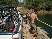 LAOS - La piste rouge sans fin ...