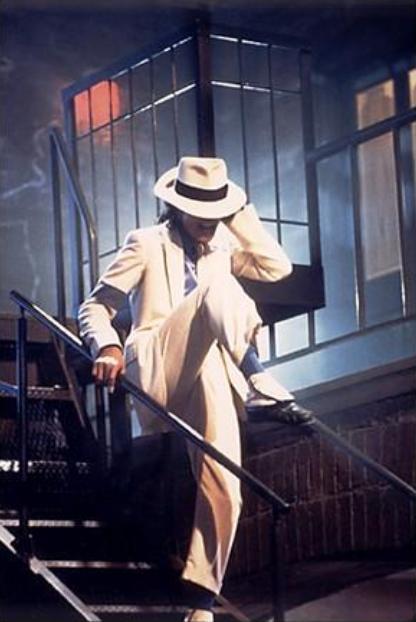 Smooth-Criminal-michael-jackson-7144157-416-622.jpg