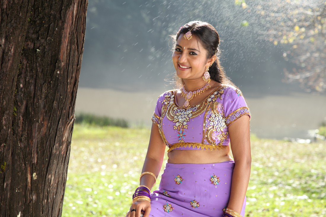Bhama Manchivadu Hot