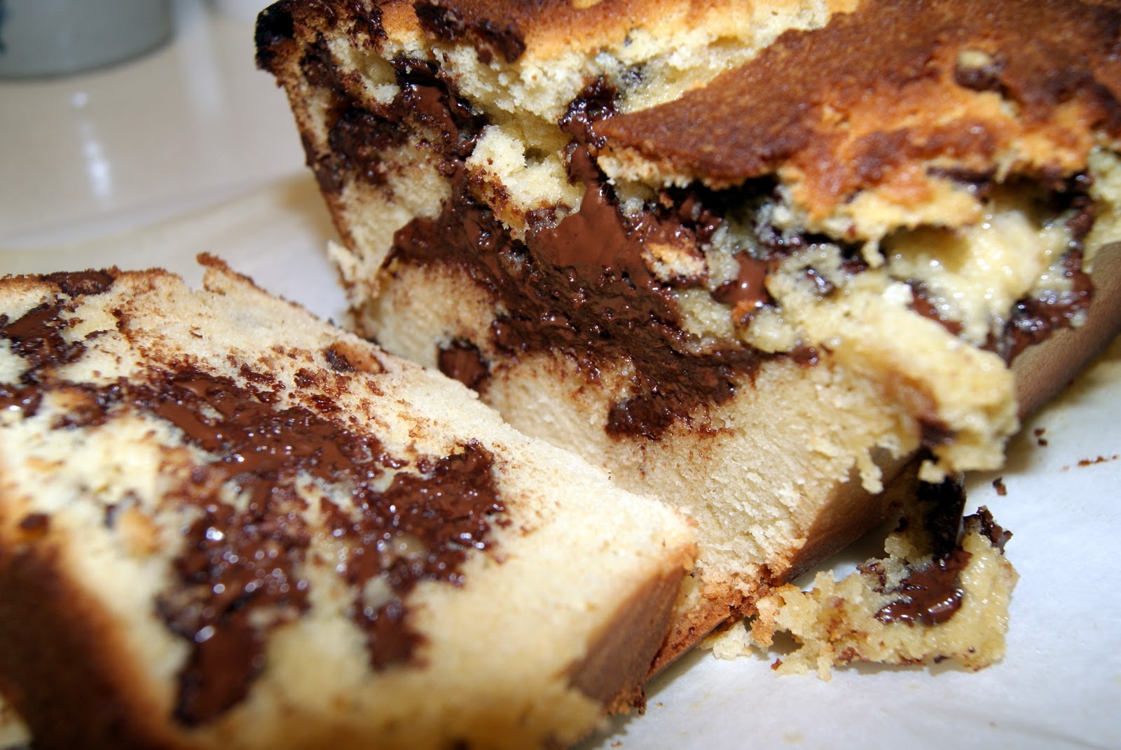 Císte agus Milseáin Peanut butter chocolate chip pound cake.