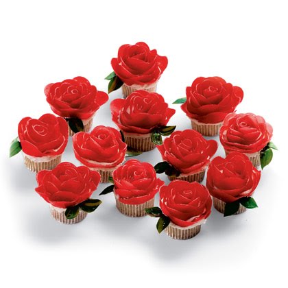 http://1.bp.blogspot.com/_WQENIAxkQPQ/S1kq32zG5fI/AAAAAAAAIb0/Nfj1n3tswiU/s640/rose+cupcakes.bmp