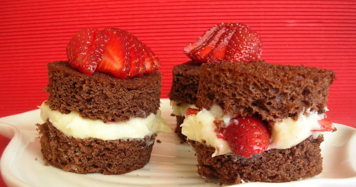 Cafe Gusto ÇİLEKLİ PASTA