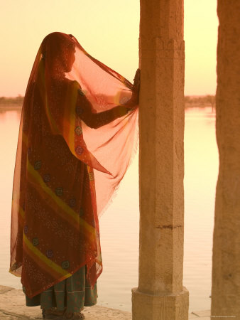 [IN05274~Woman-Wearing-Sari-Jaisalmer-Rajasthan-India-Posters.jpg]