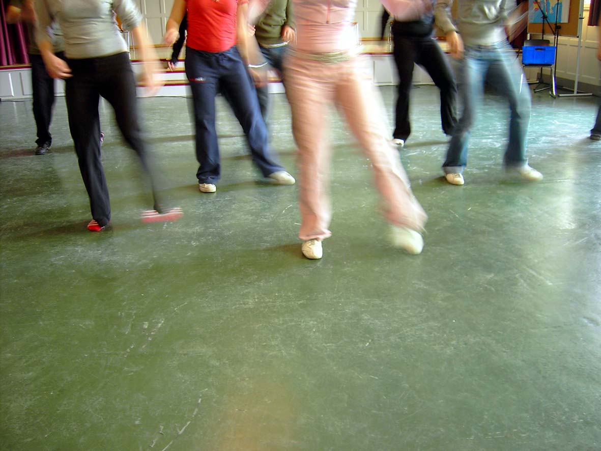 [Dancing+workshop+in+Gymnasium+Waldstrasse.jpg]