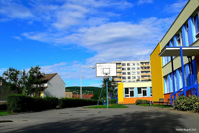 Školní dvorek