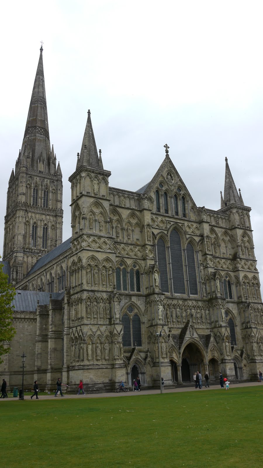 cathedral of kingsbridge
