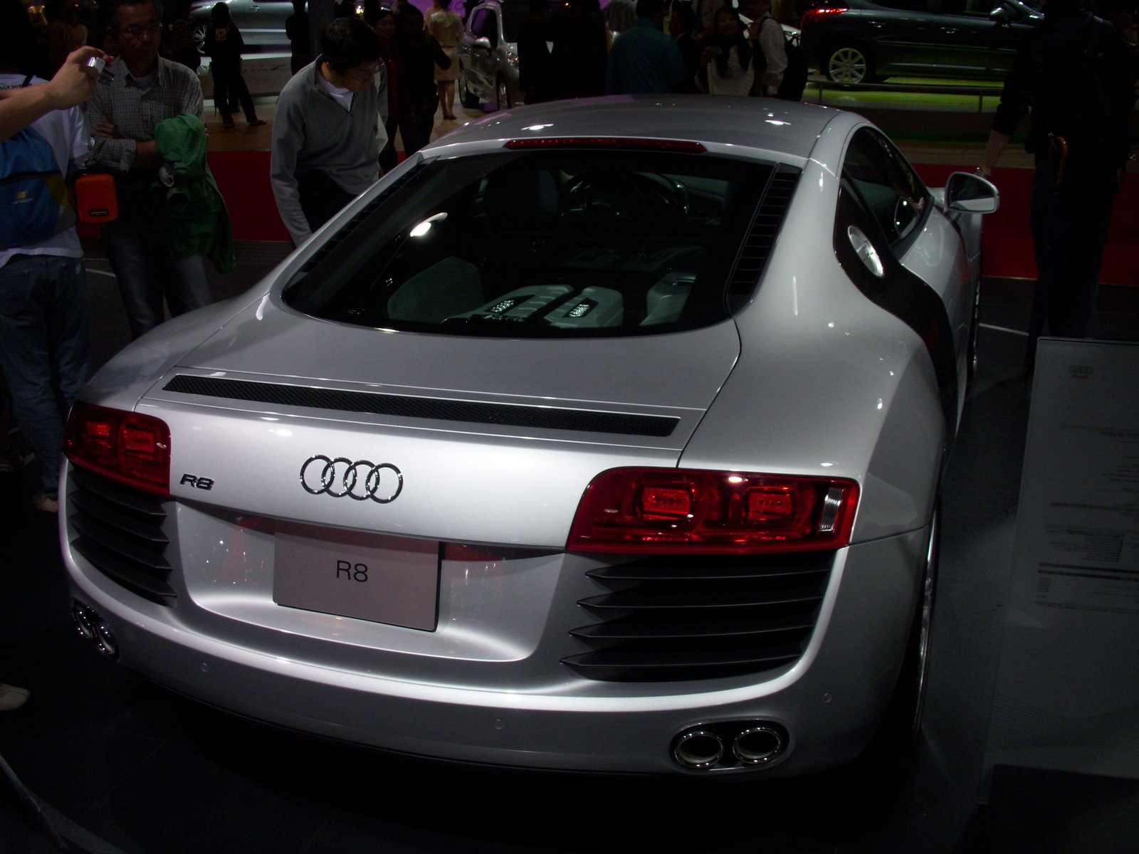 [Audi+R8+Back.JPG]