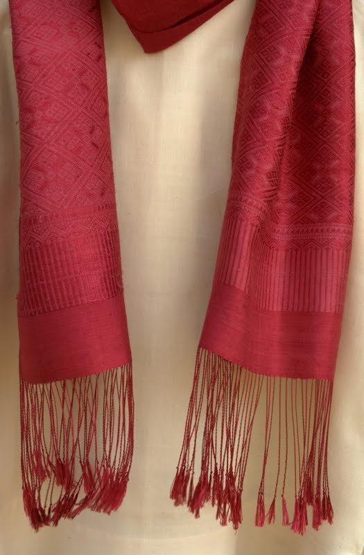 TAMMACHAT Natural Textiles 13 Organic Silk in Laos