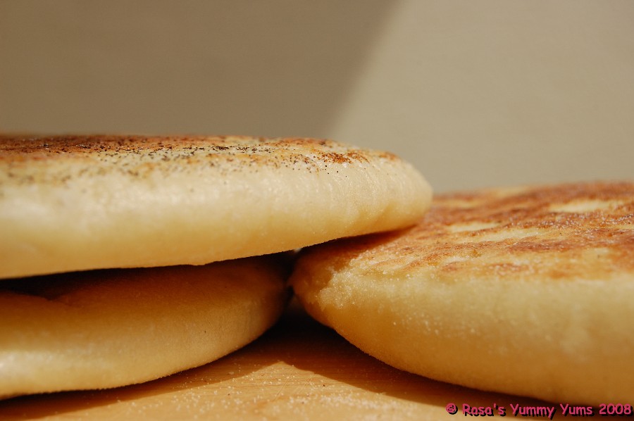 [Batbout+Bread+8.JPG]