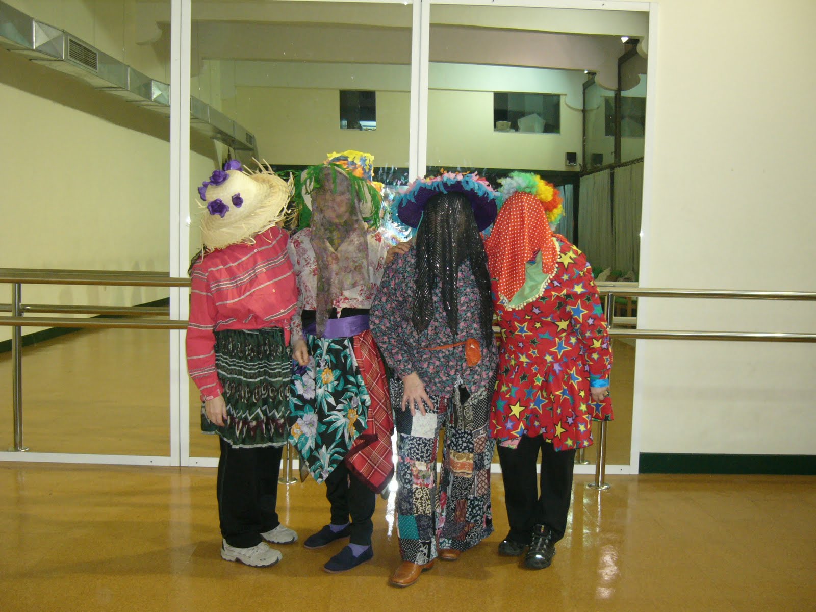 [karnabal+martitzena+2010-02-10++3.JPG]