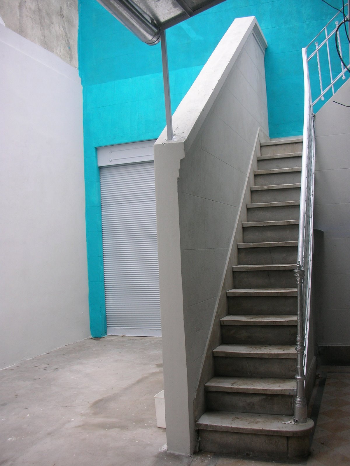 [exterior2.JPG]