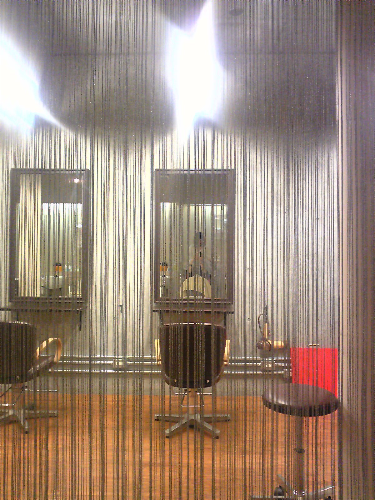 [090528_194907-735680.jpg]