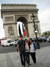 Arc de Triomphe with friends
