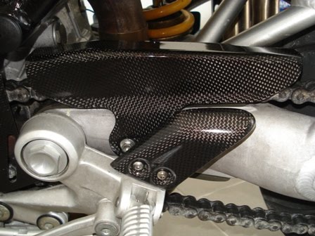 Guarda Corrente e Protector Pés Carbono