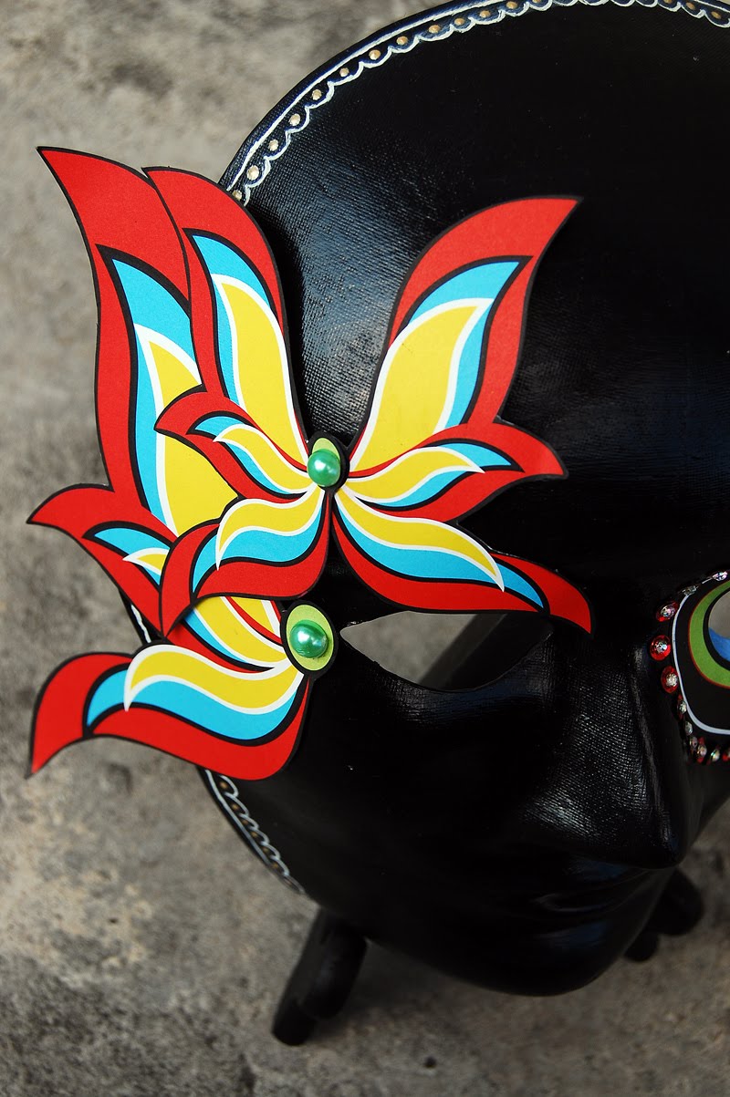 [mask4a.jpg]