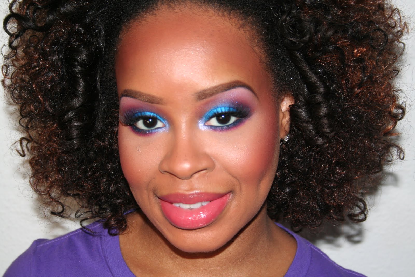 We Should Makeup Electric Blue Eyes