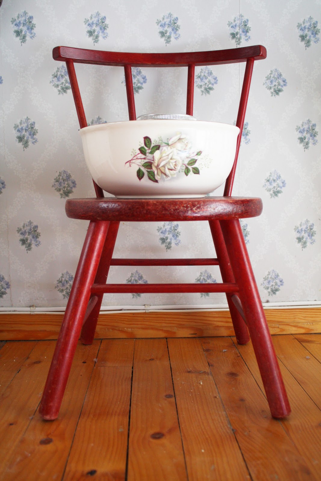 Wooden chair, Old chairs, Colorful decor