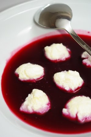 [Kohupiimaklimbid+mustsõstrakisselliga+6.JPG]