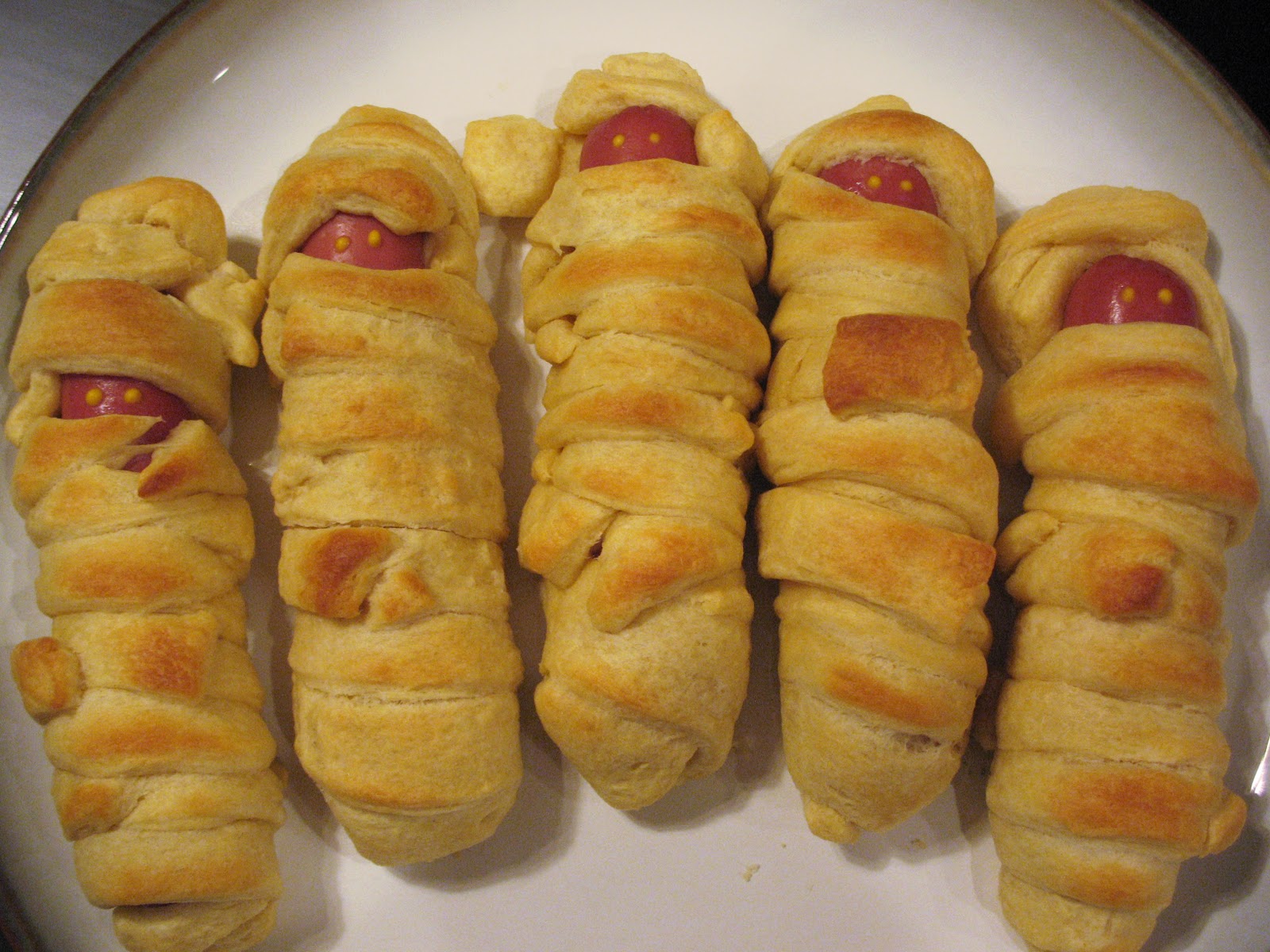 Mummy Dogs (aka Pigs in a Blanket)