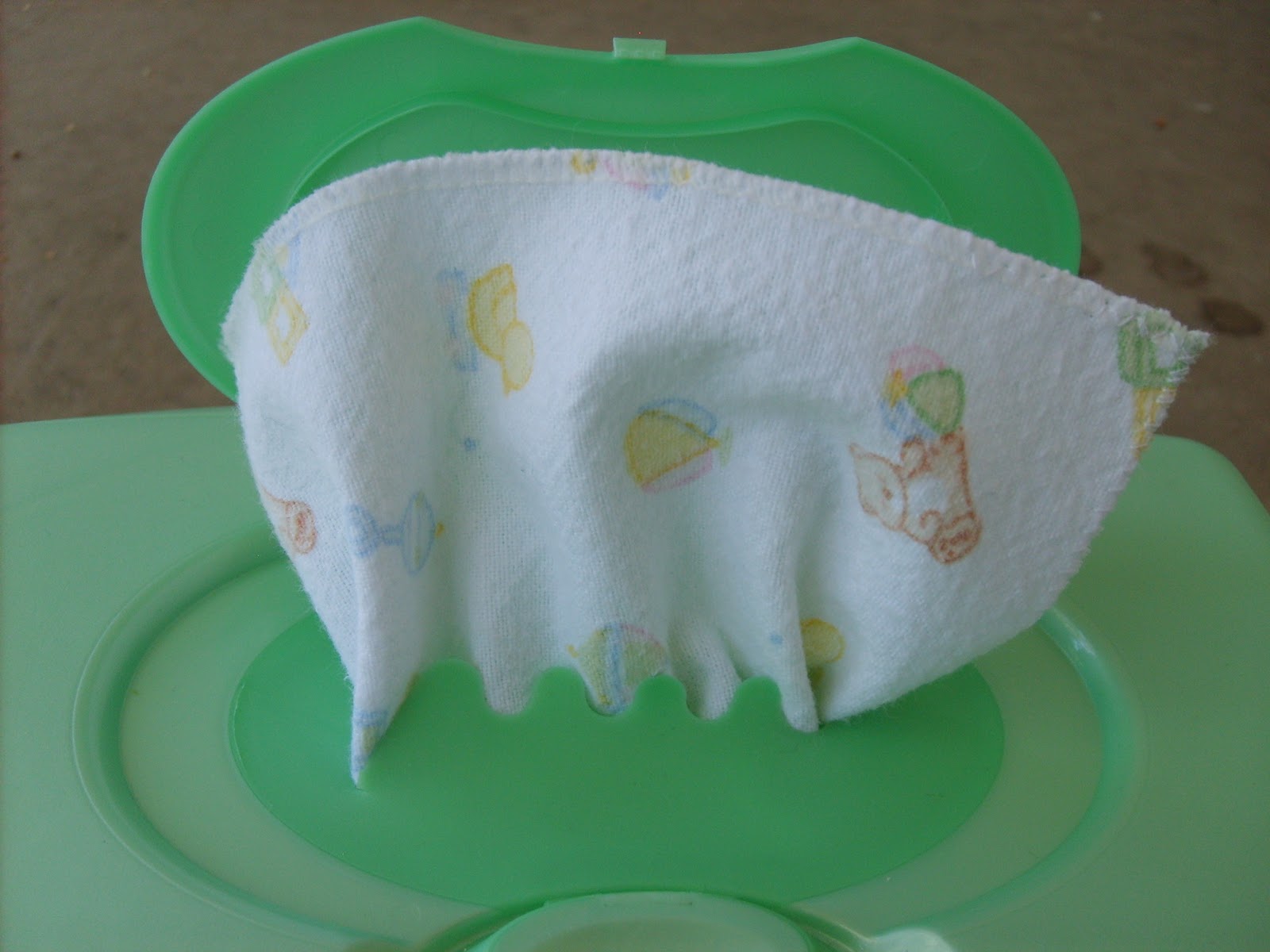 the red kitchen How to make (and use!) your own Cloth Wipes