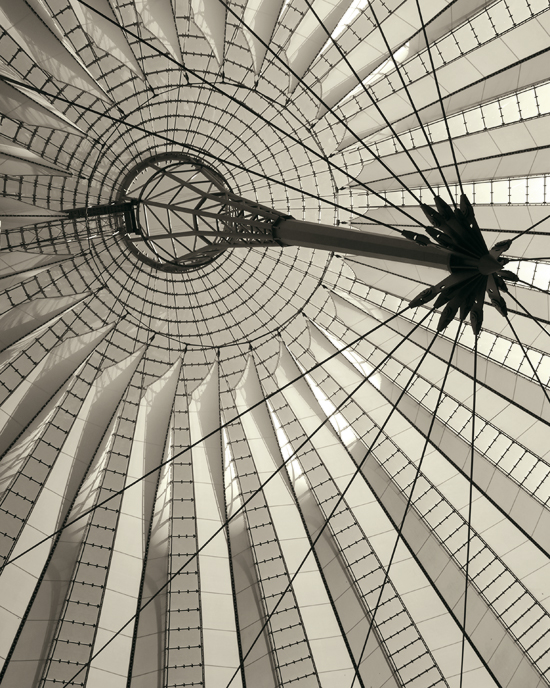 Atrium, Sony Center, Berlin, Germany - photo by Joselito Briones