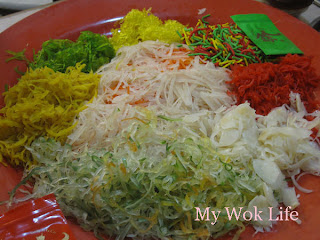My Wok Life Cooking Blog - New Moon Abalone Yu Sheng ('鲍' 生) -