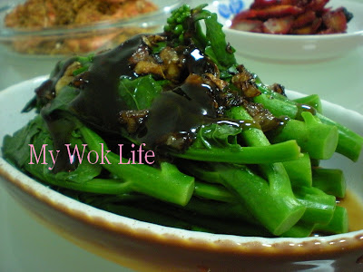 My Wok Life Cooking Blog - Kai-lan Vegetables with Oyster Sauce (蚝油芥兰) -