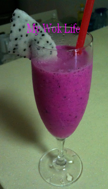 My Wok Life Cooking Blog - V-Day Special - Romantic Pinkie Dragon Fruit Juice -