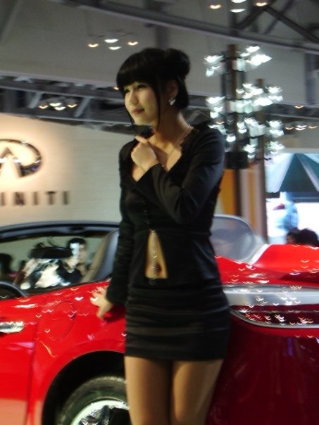 korean-car-show-girl-babe.jpg