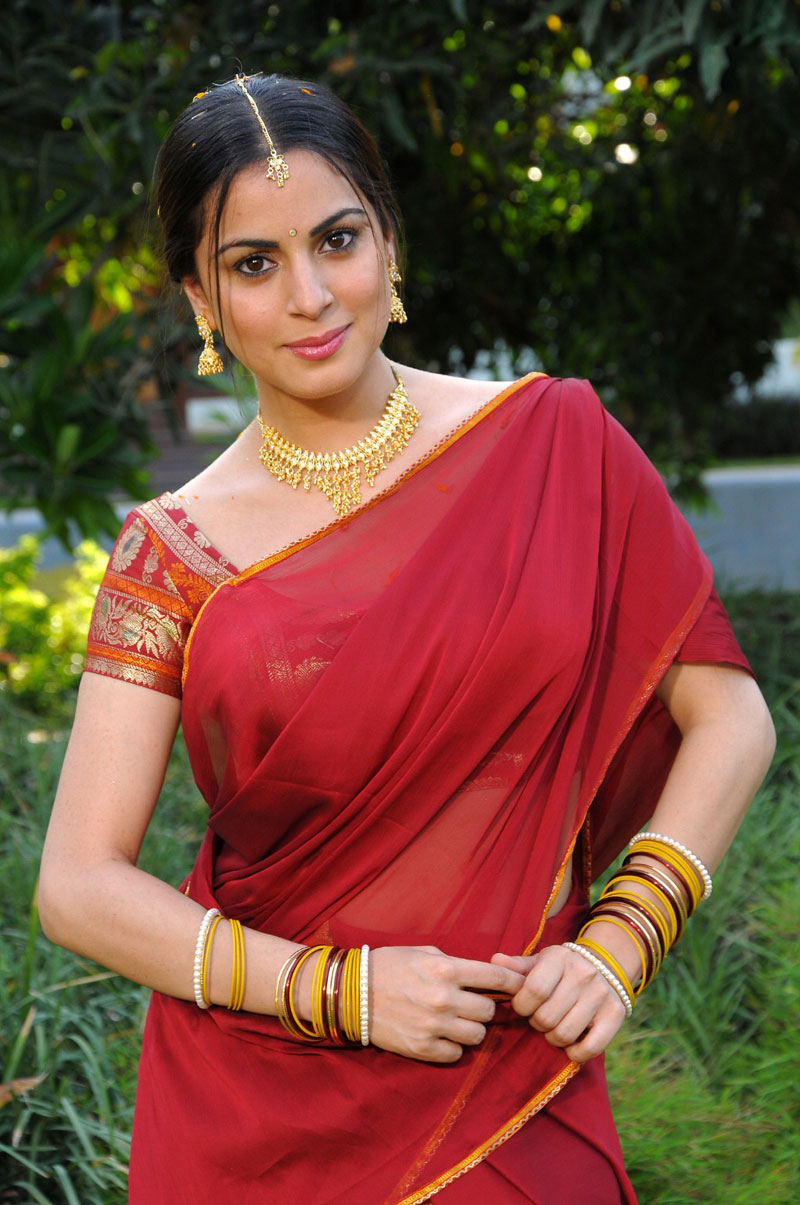 Shraddha Arya Wallpapers