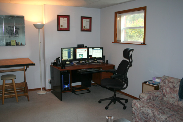 [desk.jpg]