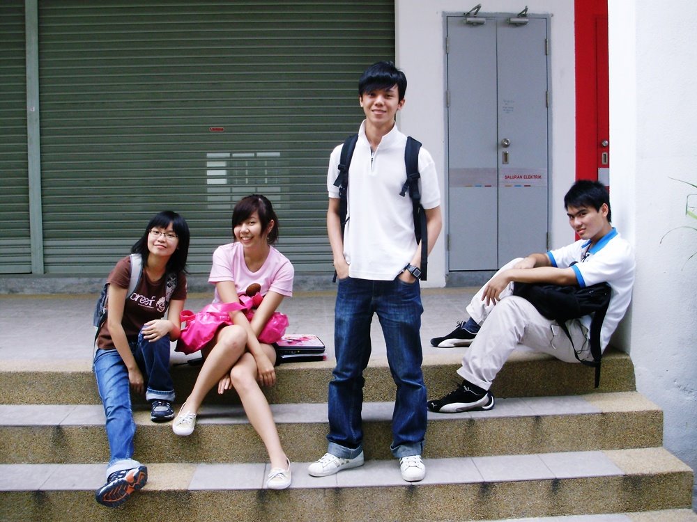 [PC200428.JPG]