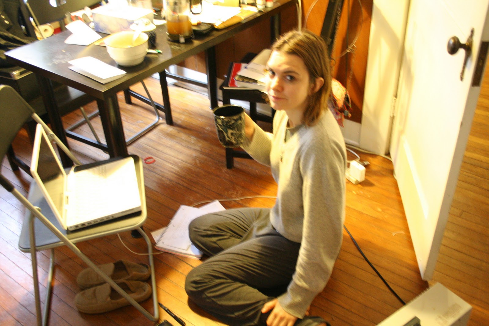 makeshift office. the bizz: makeshift office y