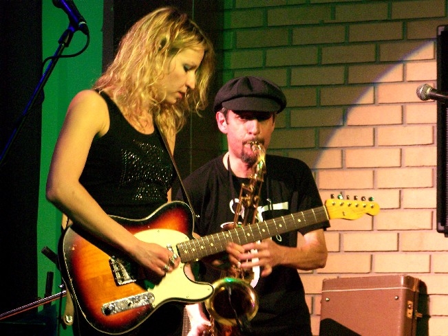 [AzulSimplyBlues3.jpg]