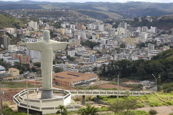 A mini-metrópole nos alvores do século XXI