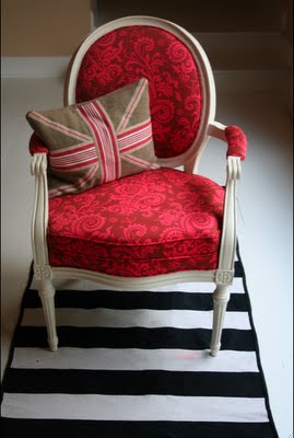 [red+upholstered+chair+2.bmp]