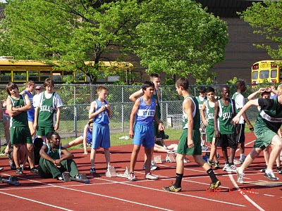 track weaver school middle hilliard davidson field sells drive