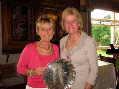 Anne Juadge and Anne Robinson - Click to enlarge