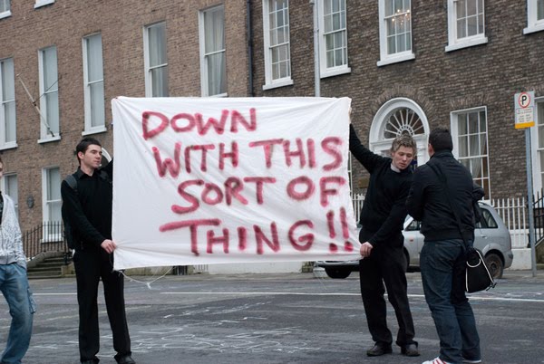 [enhanced-buzz-31916-1259875311-17.jpg]