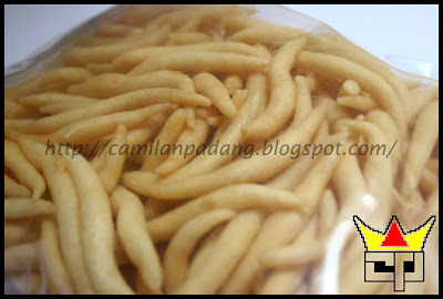 Camilan Padang KRUPUK KEJU (Close Up)