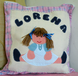 [TRAVESSEIROSBONECA2.png]