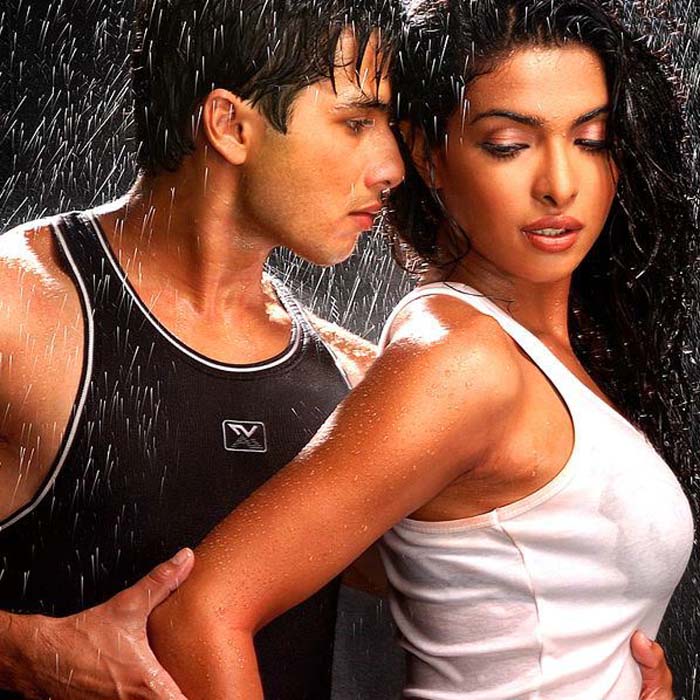 Hot Indian Actress Photos, Bollywood, Tamil, Telugu Actress Stills, Pics: Priyanka  Chopra Hot Wet Photos