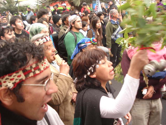 TRAWUN WENUY EN MULTITUDINARIA MARCHA