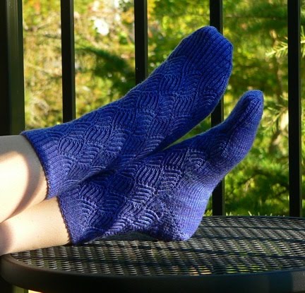 [blue+socks.bmp]