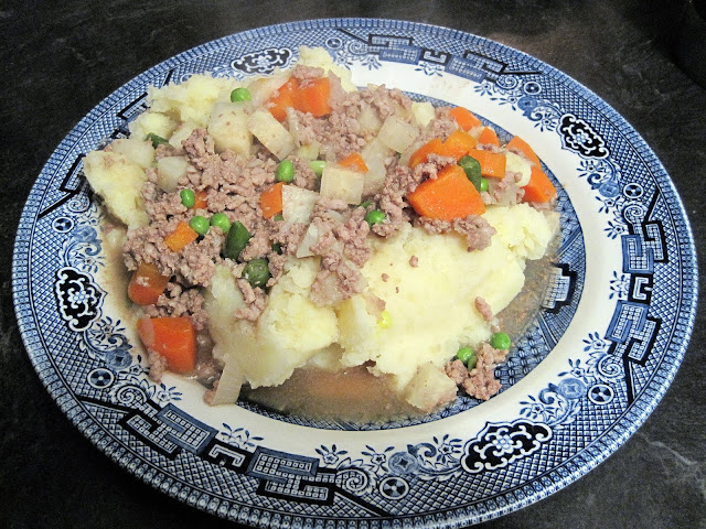 Sense and Simplicity: Easy Dinner - Mince and Mash