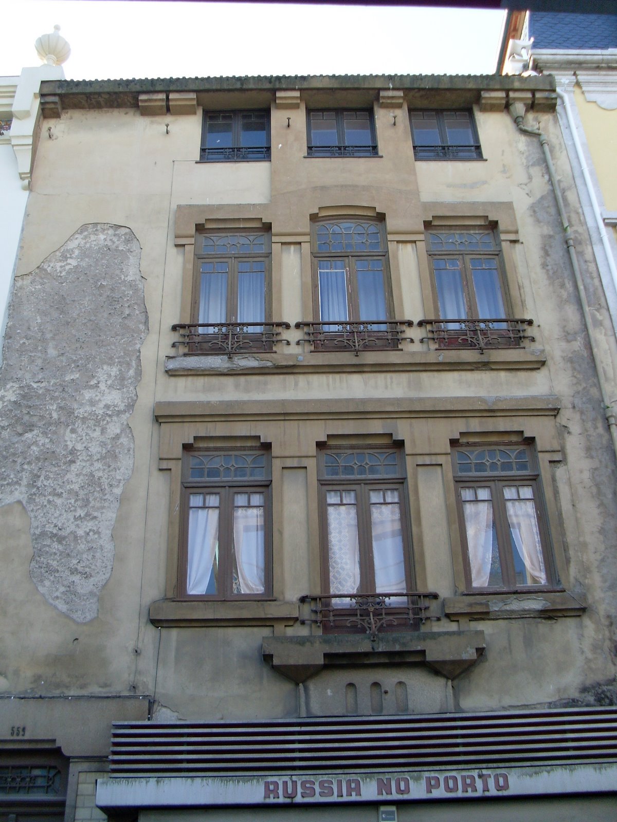 [SL370504.JPG]
