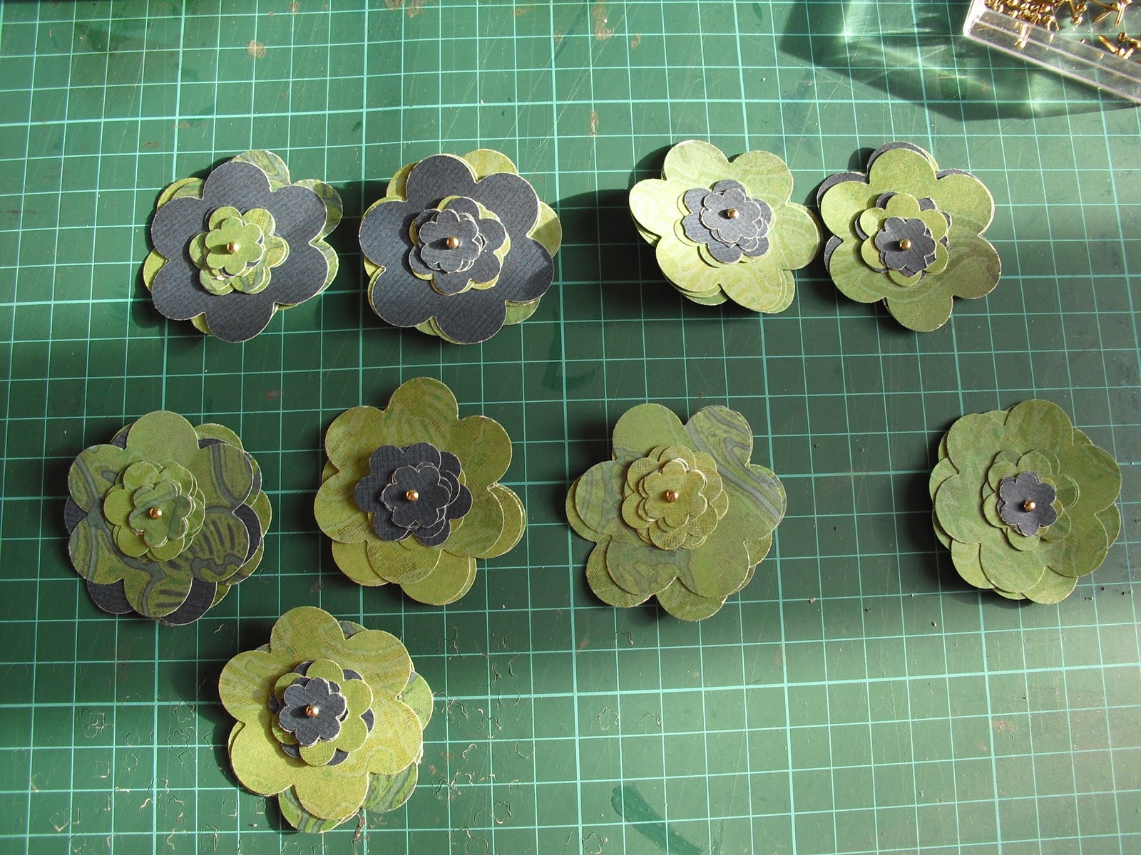 Neelz Expressionz How to do the flowers